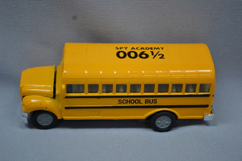 Toy Schl Bus Spy Academy 006 1/2